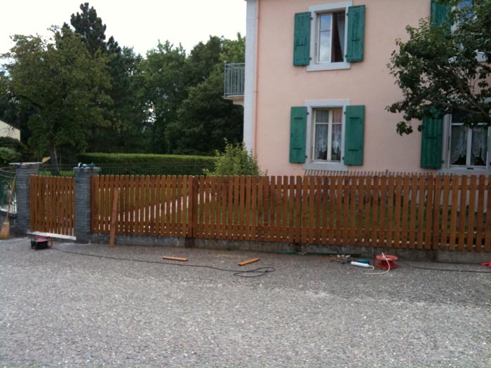 fence_b